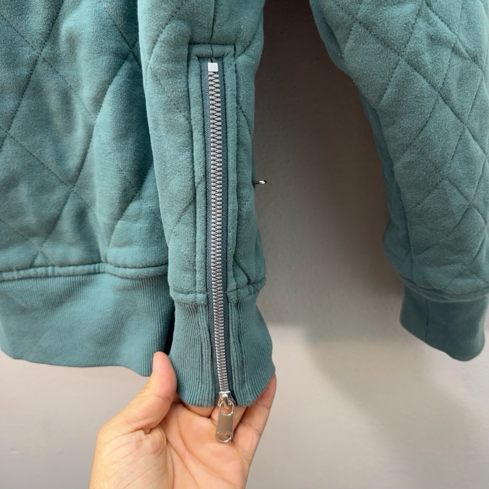 Athleta Retroplush Bomber Jacket Women's XS Green Quilted Relaxed Fit Full Zip - Picture 6 of 7